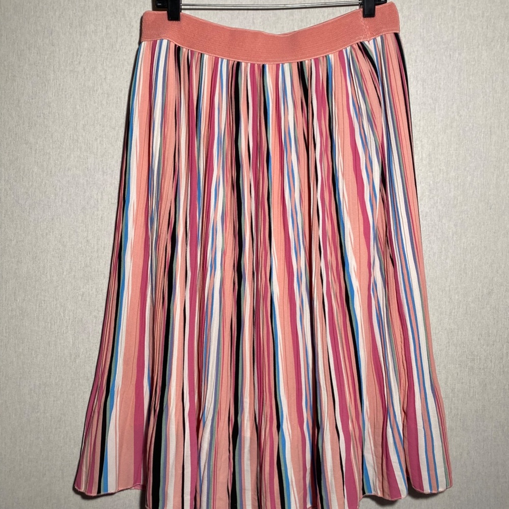 J-1#12 PLEATED SKIRT BRAND METROWEAR SIZES XL